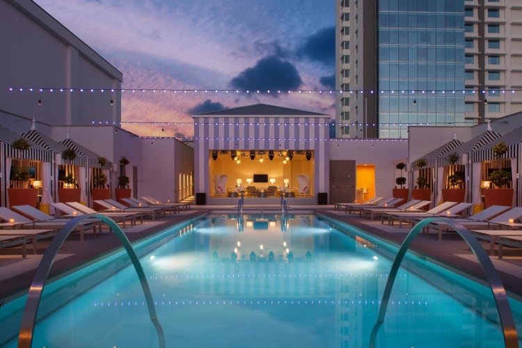 Life Pool Night